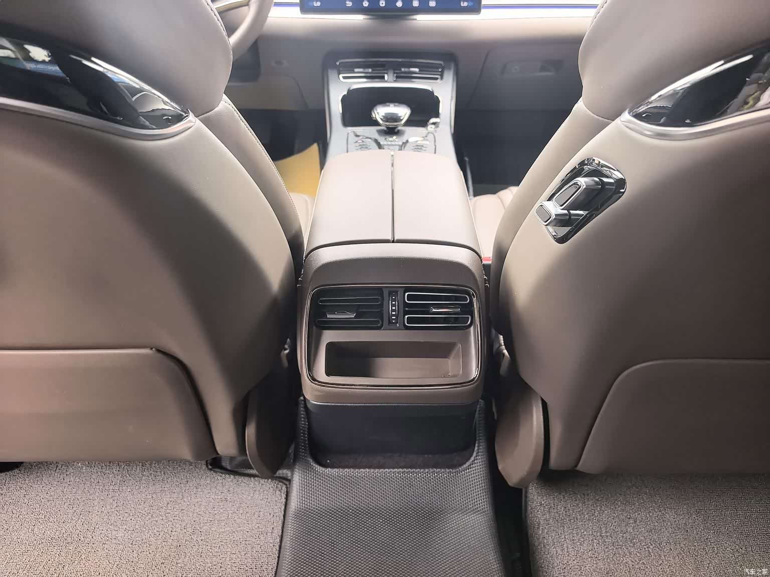 BYD Han, 2022 13