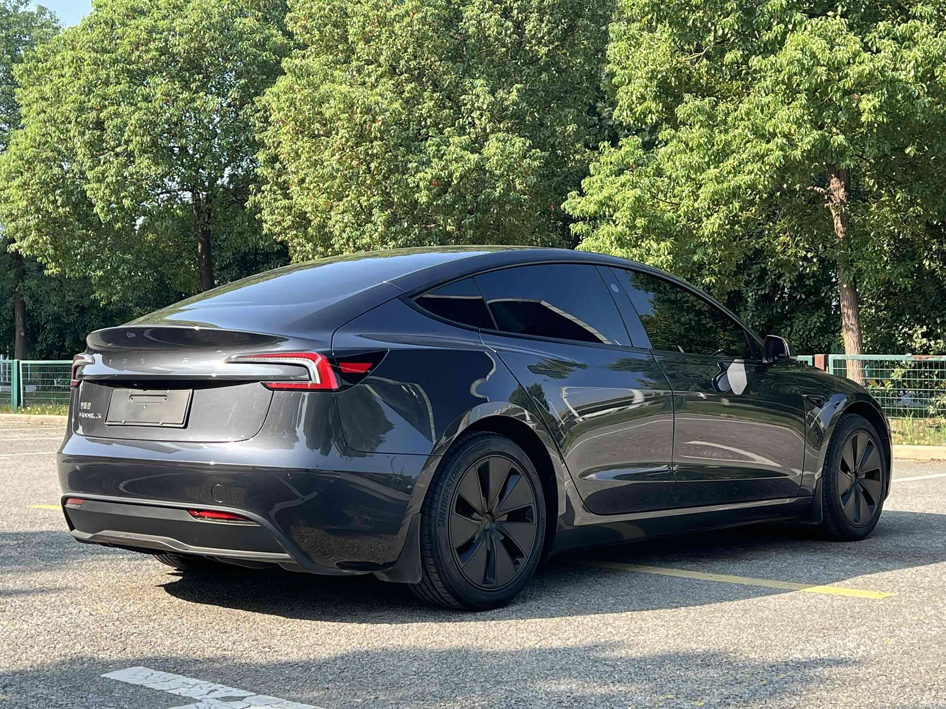 Tesla Model 3, 2025 13