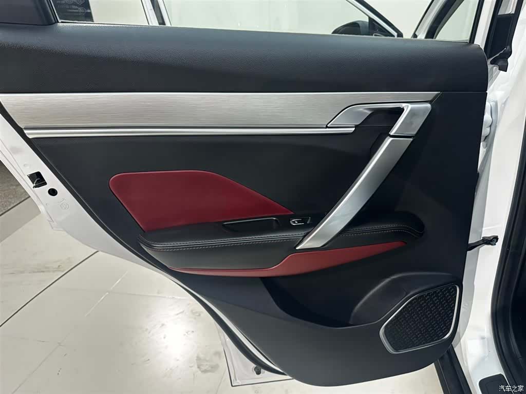 Geely Coolray, 2021 19