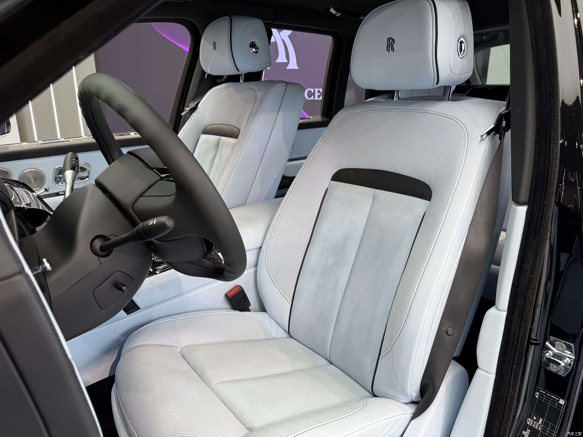 Rolls-Royce Cullinan, 2022 3