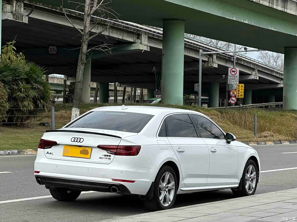 Audi A4L, 2018 все фото