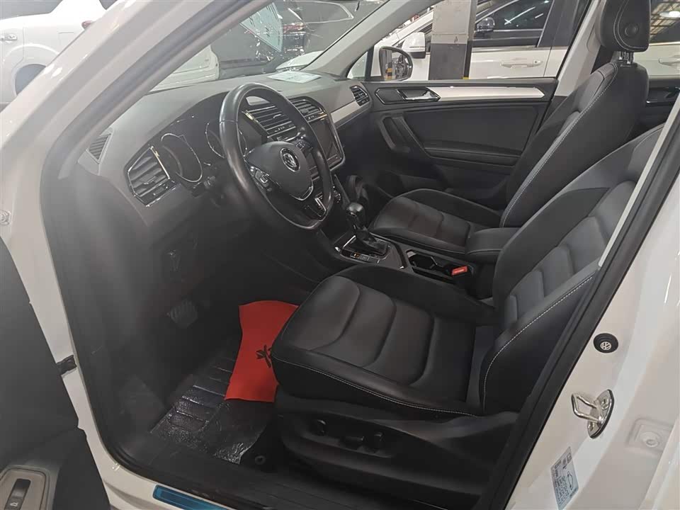 Volkswagen Tiguan L