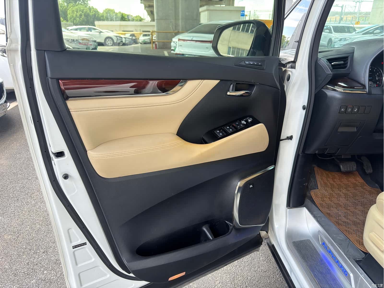 Toyota Alphard, 2017 6