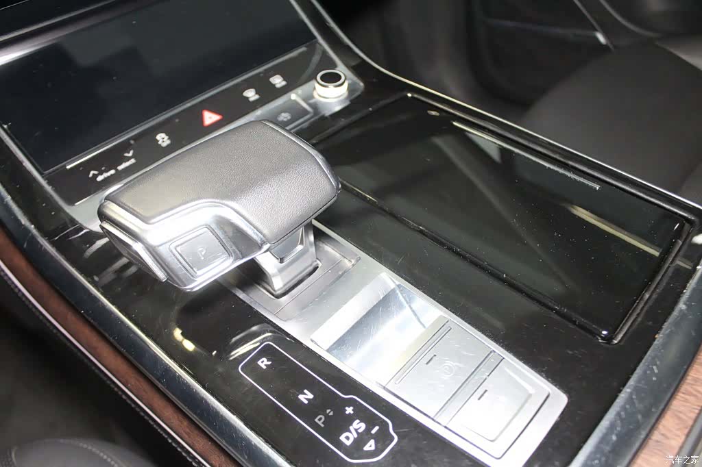 Audi Q7, 2023 13
