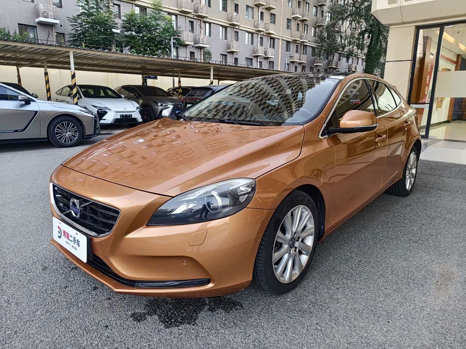 Volvo V40