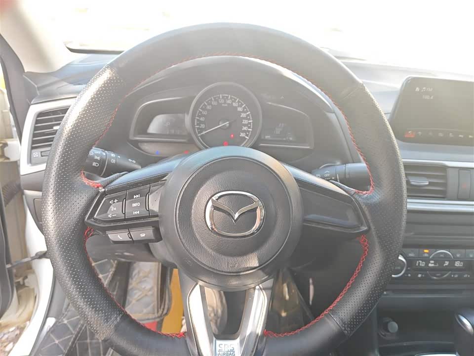 Mazda 3 Angkesaila
