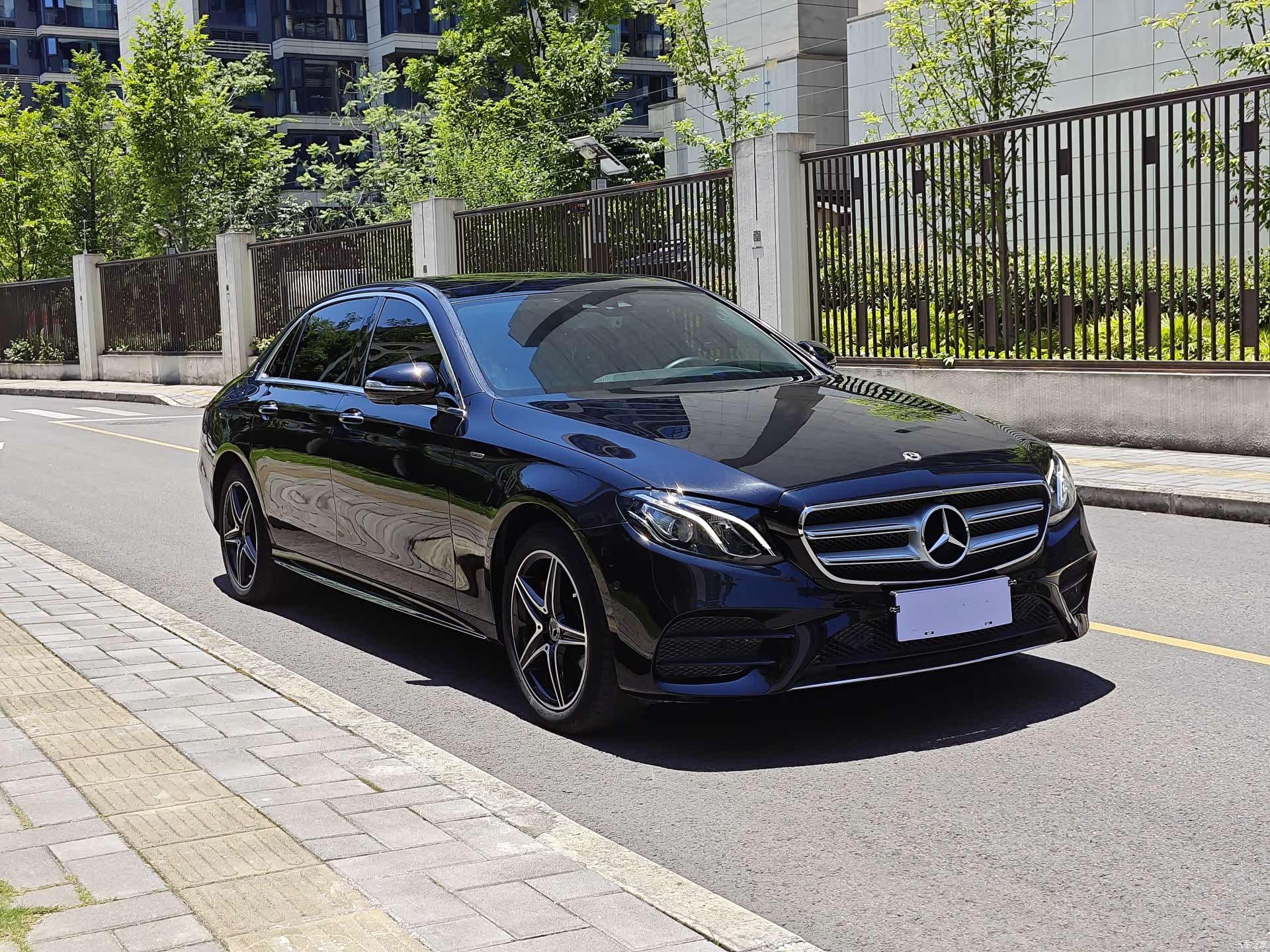 Mercedes-Benz E-Class, 2020 3