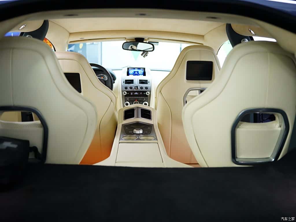 Aston Martin Rapide, 2011 44