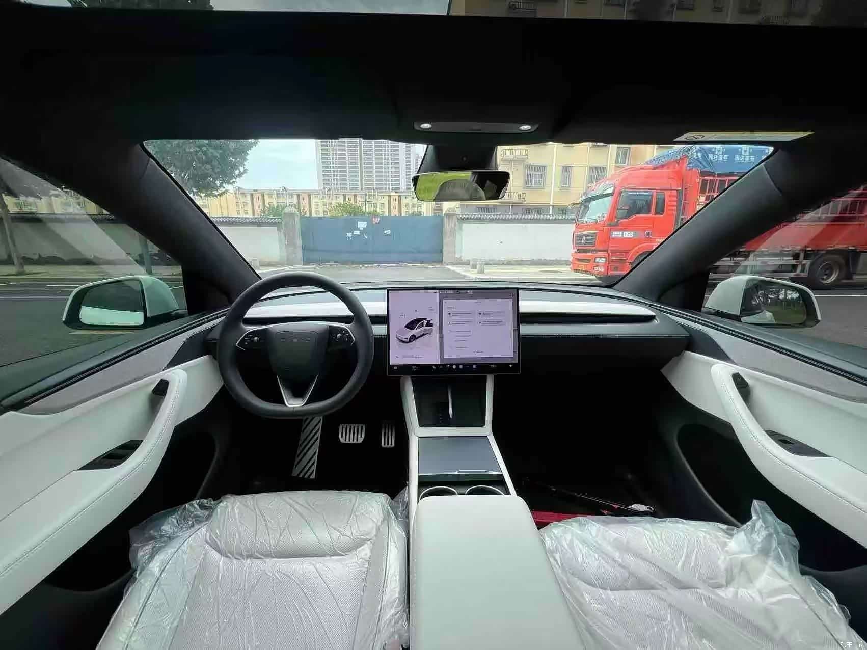 Tesla Model Y, 2025 6