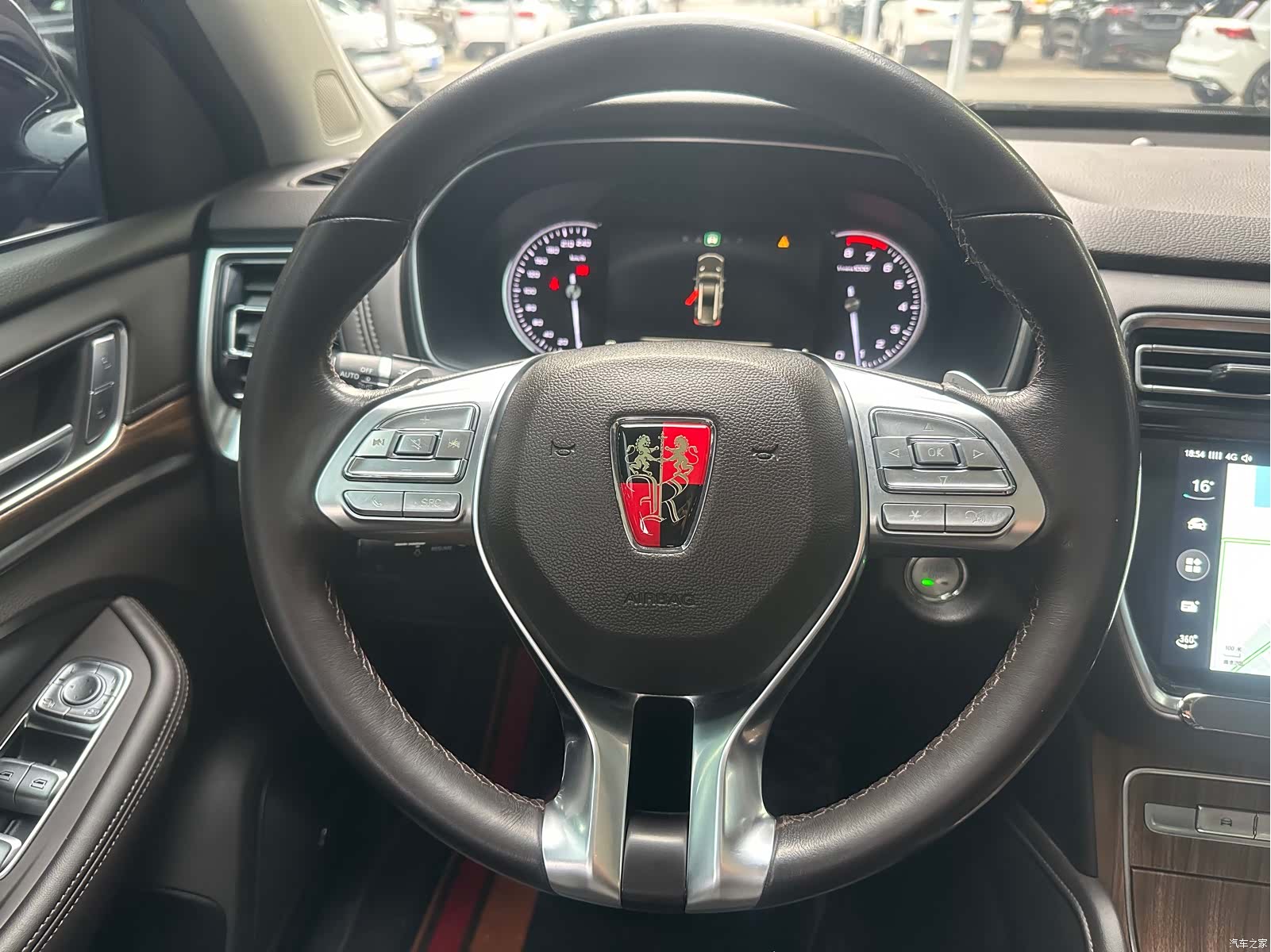 Roewe RX8, 2022 15