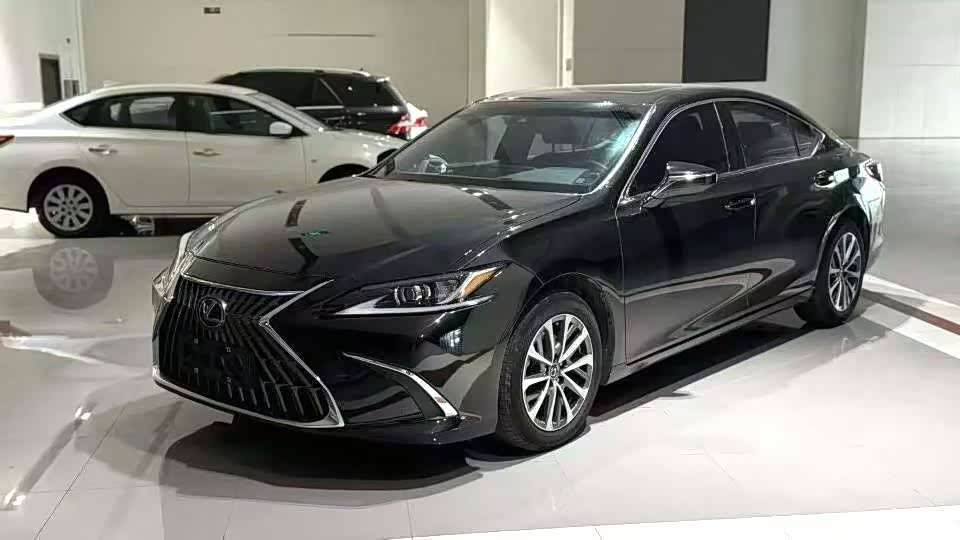 Lexus ES, 2023 1