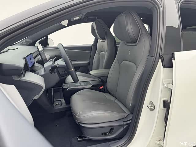 Lynk & Co 02, 2025 8