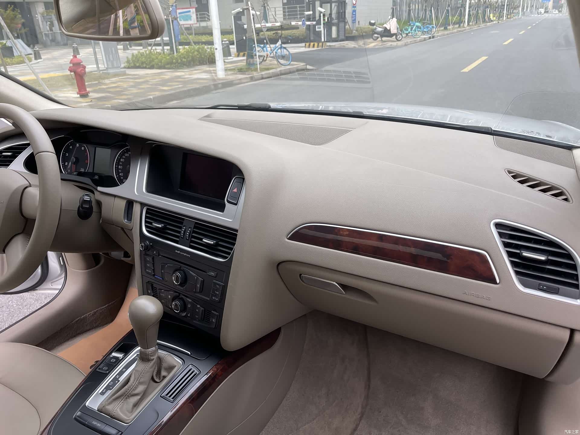 Audi A4L, 2010 13