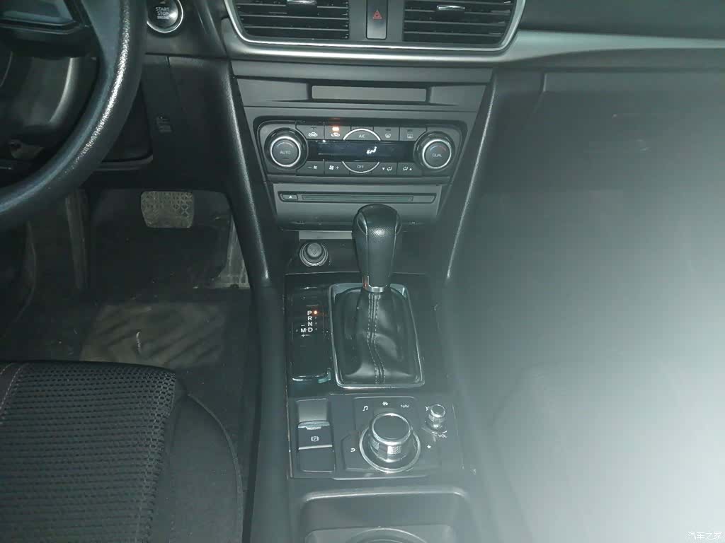 Mazda Mazda3, 2019 10
