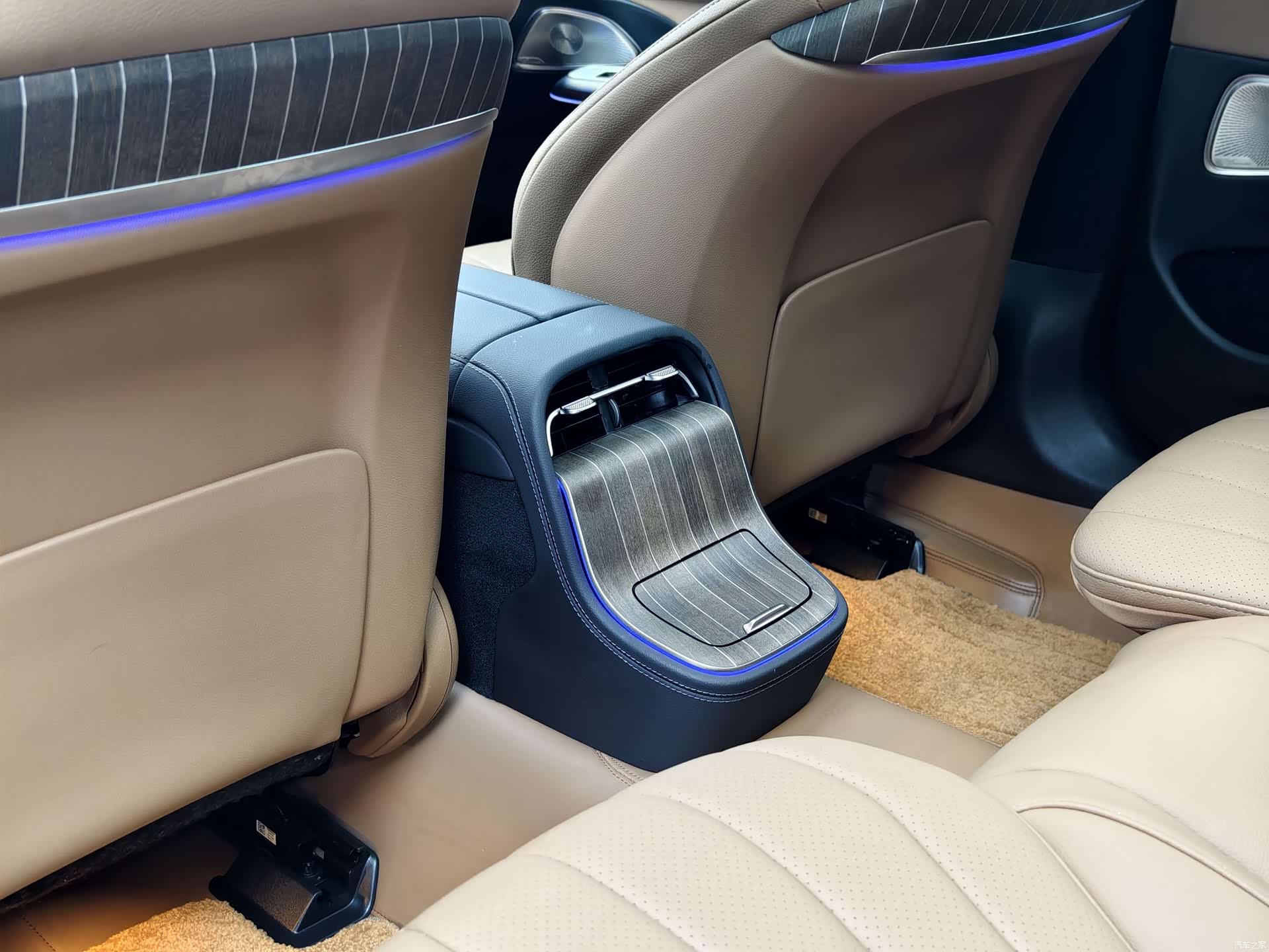 Mercedes-Benz E-Class, 2024 12