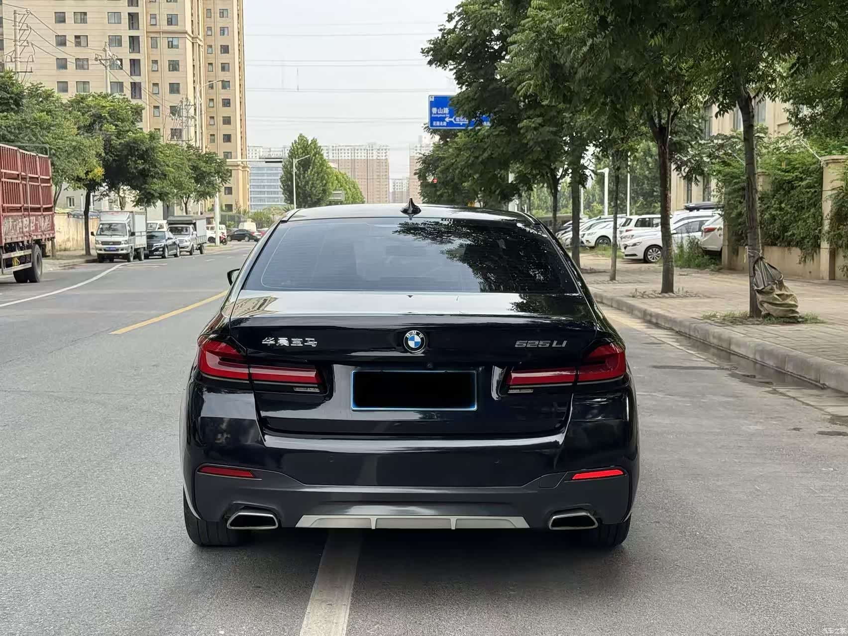 BMW 5 Series, 2022 все фото
