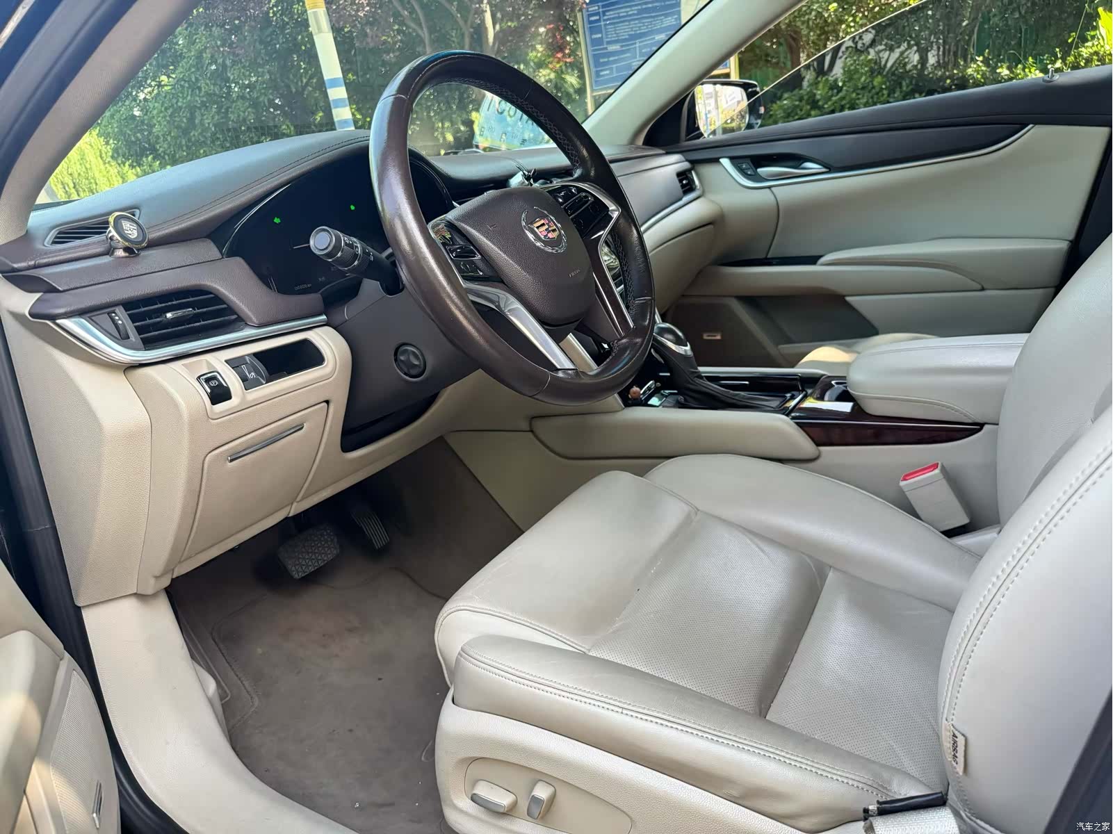 Cadillac XTS, 2015 7