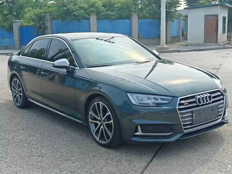 Audi S4