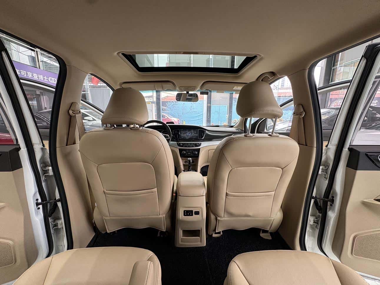 Wuling 730, 2017 12