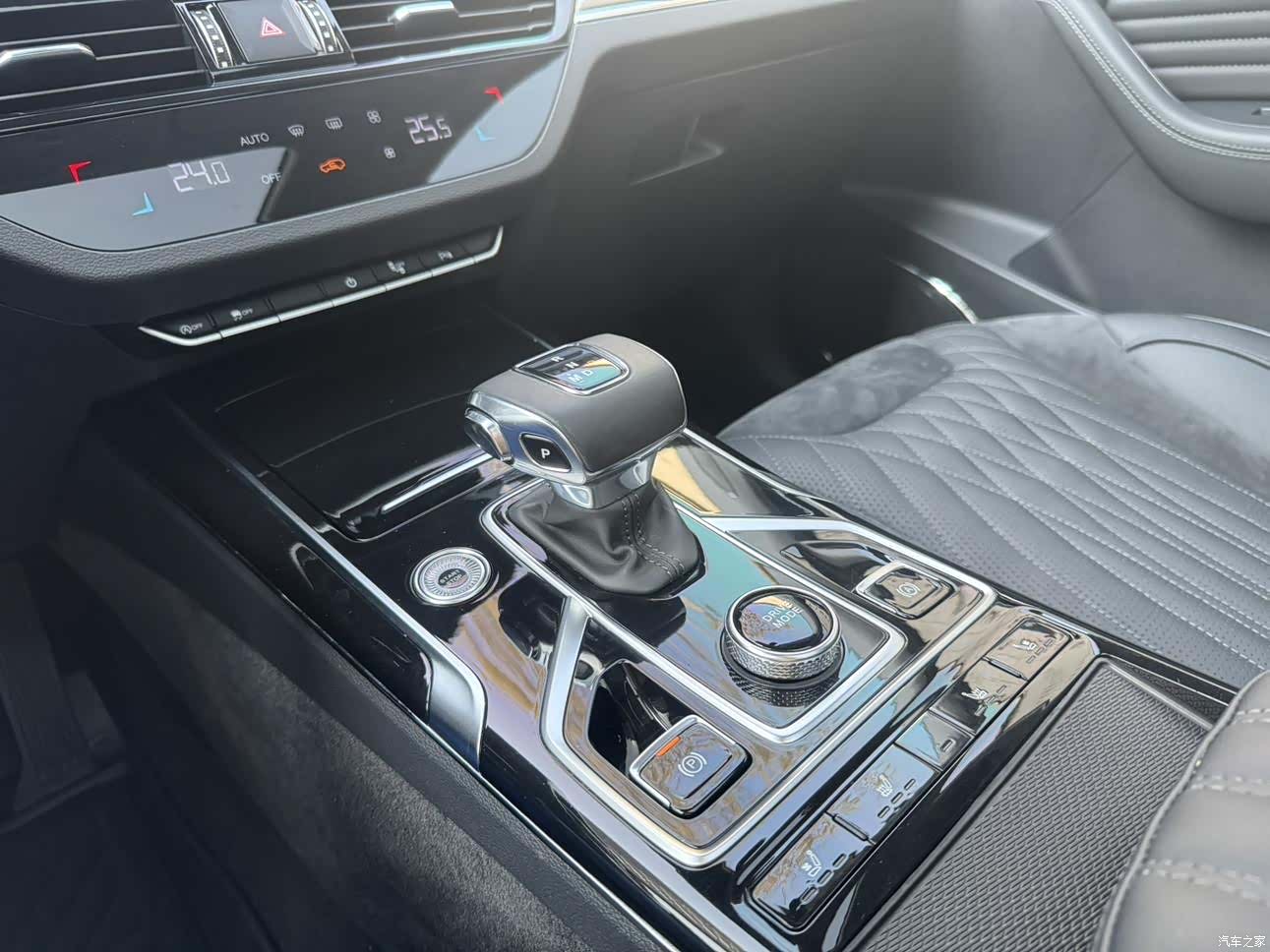 Hongqi HS5, 2022 25