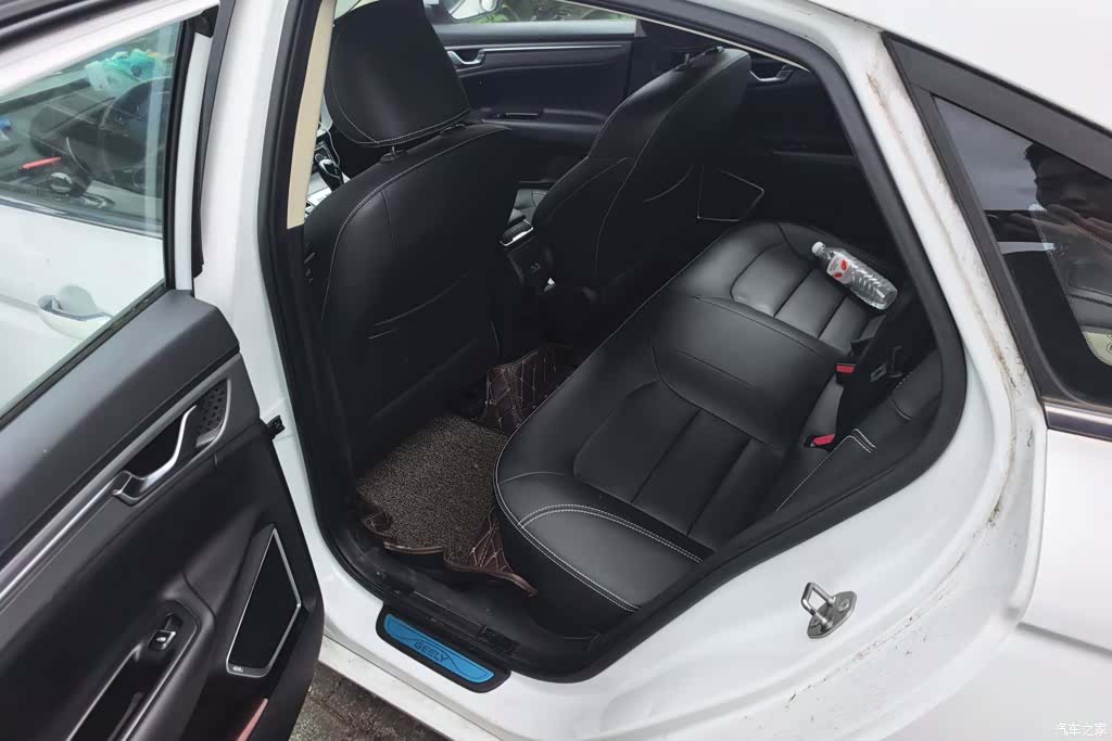 Geely Emgrand, 2018 11