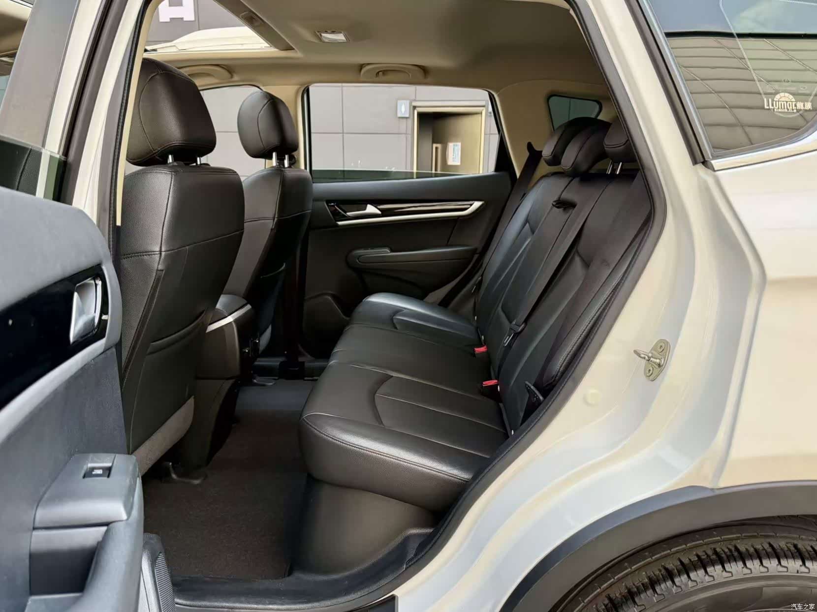 DongFeng AX7, 2016 6