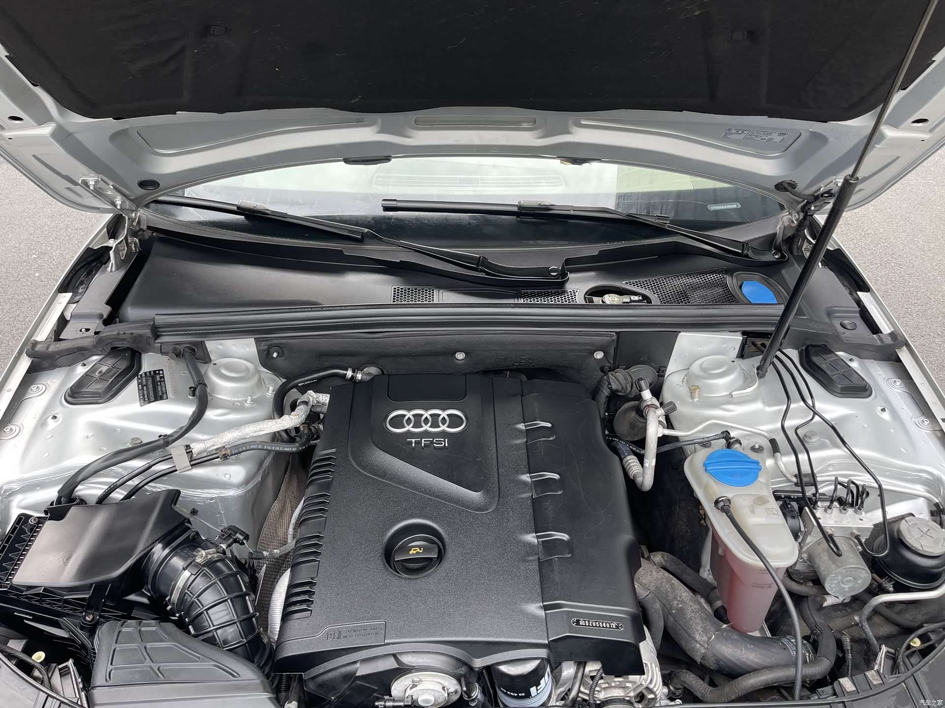 Audi A4L, 2010 15
