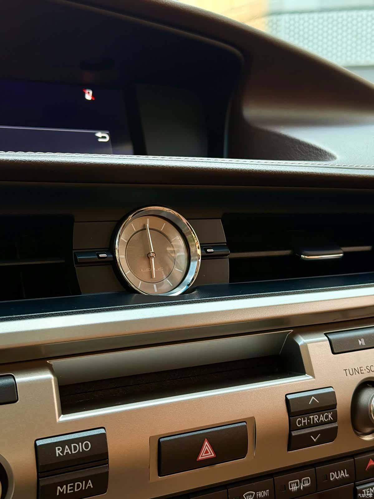 Lexus ES, 2016 24