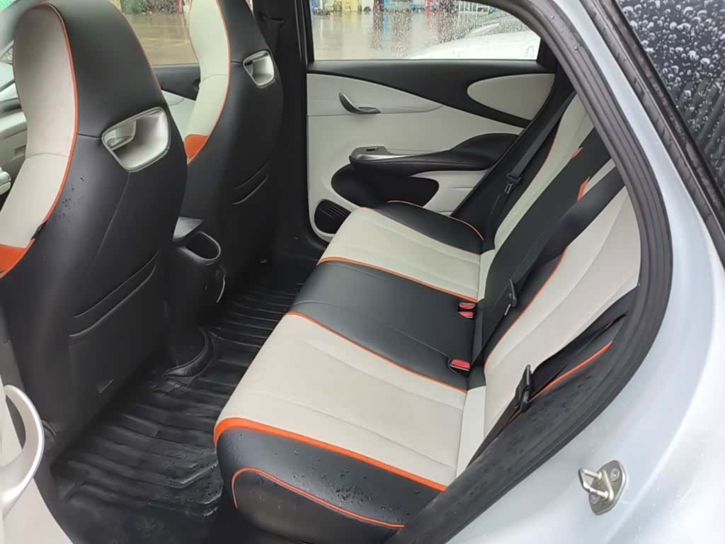 BYD Dolphin, 2022 13