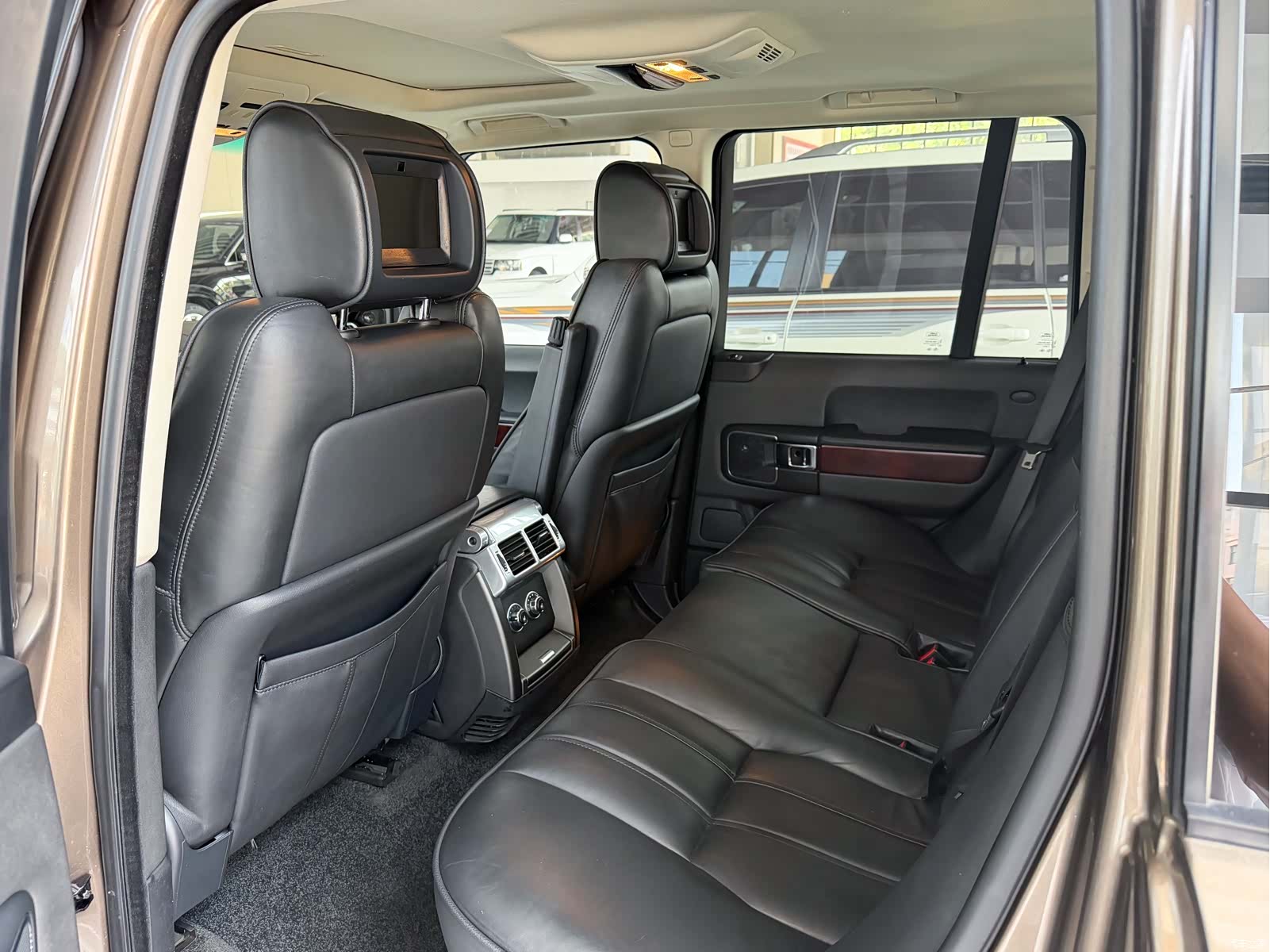 Land Rover Range Rover, 2011 8