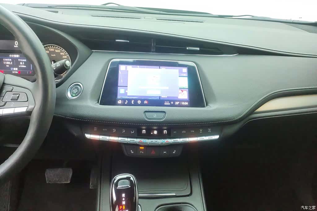 Cadillac XT4, 2022 13