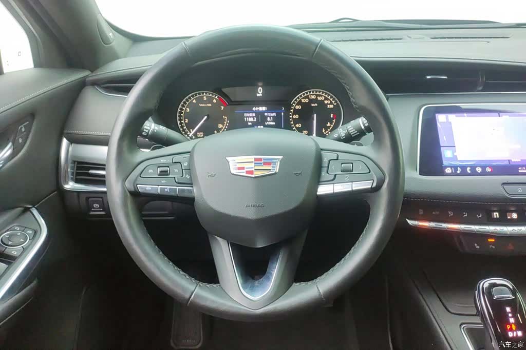 Cadillac XT4, 2022 15