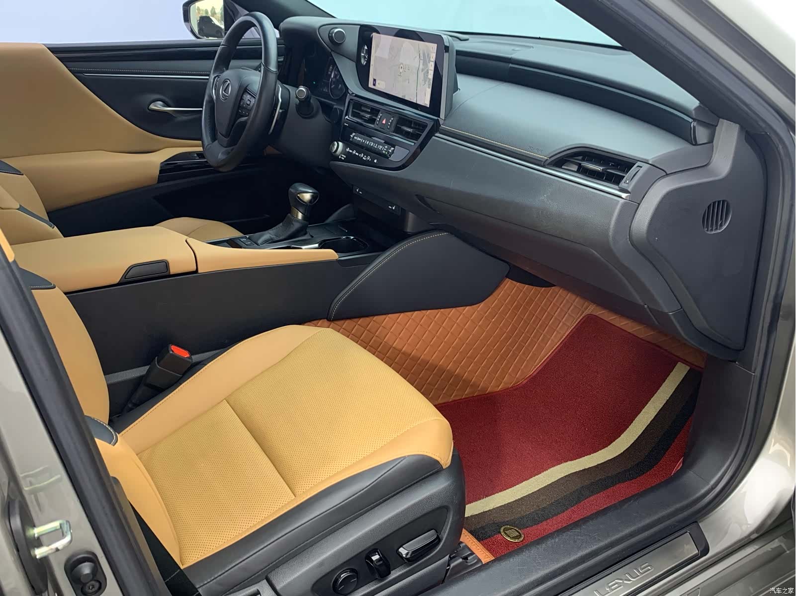 Lexus ES, 2022 9