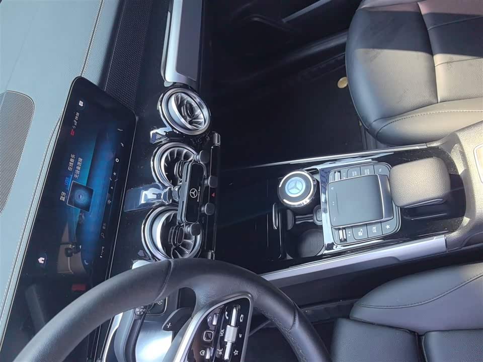 Mercedes-Benz GLB Mercedes-Benz GLB
