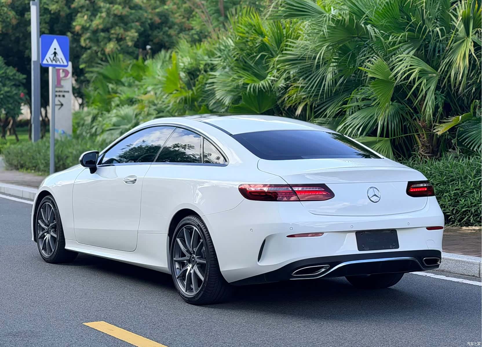 Mercedes-Benz E-Class, 2024 17