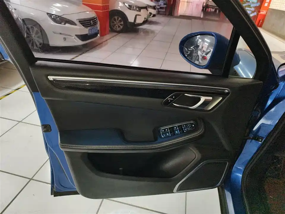 Zotye SR9