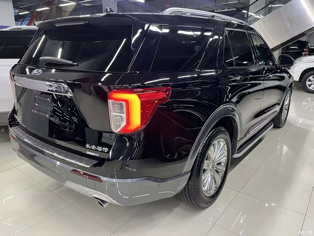 Ford Explorer, 2022 8