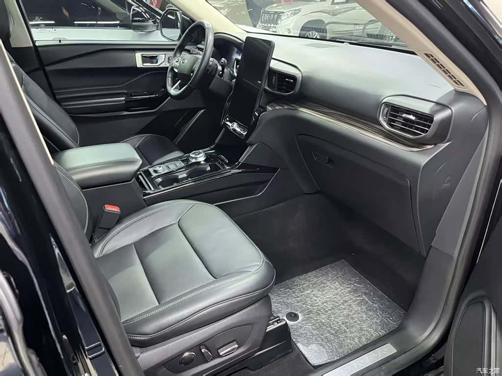 Ford Explorer, 2022 17