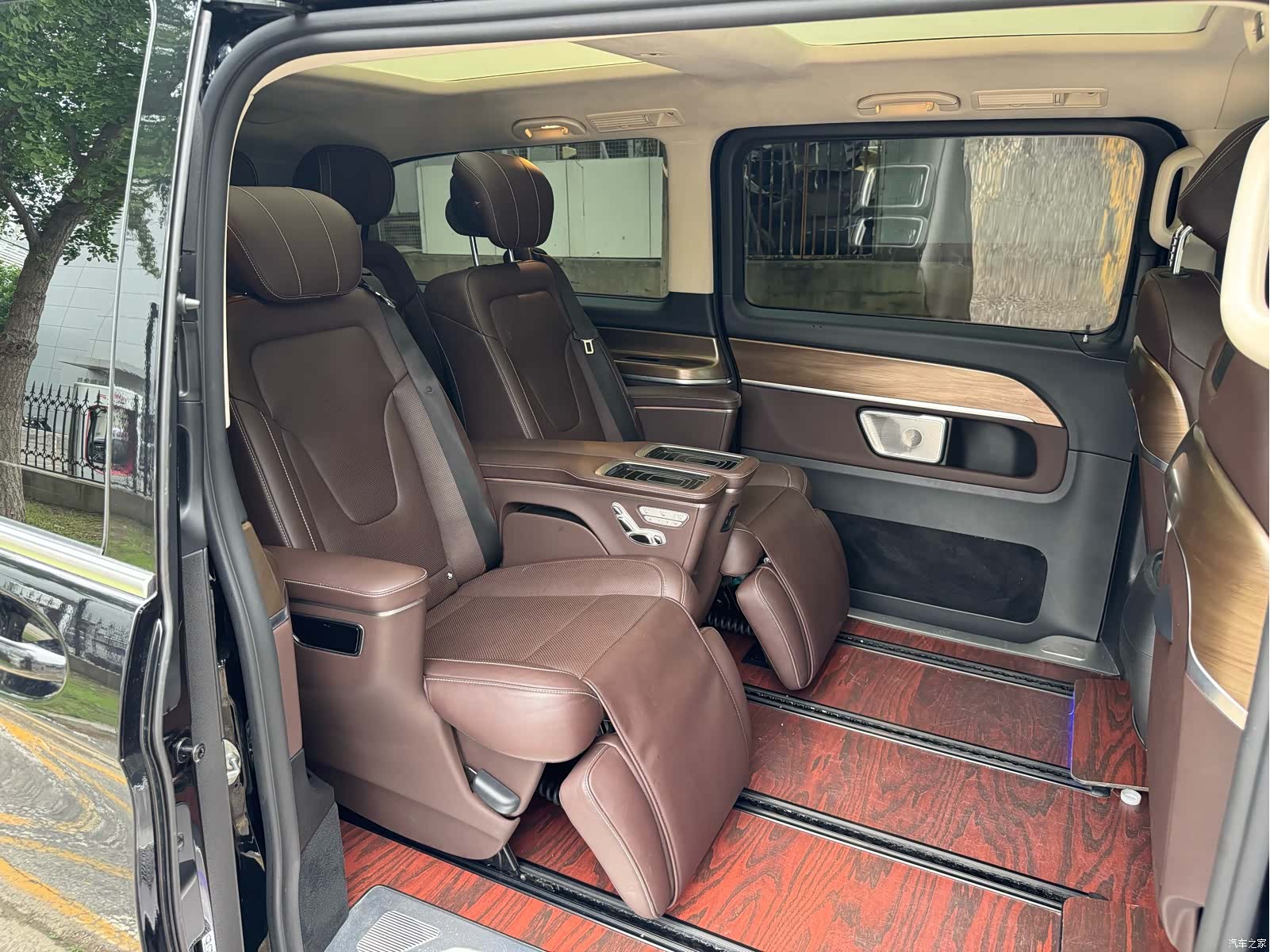 Mercedes-Benz V-Class, 2023 23