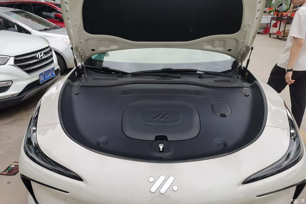 IM Motors L6, 2024 10