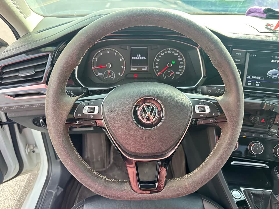Volkswagen Sagitar