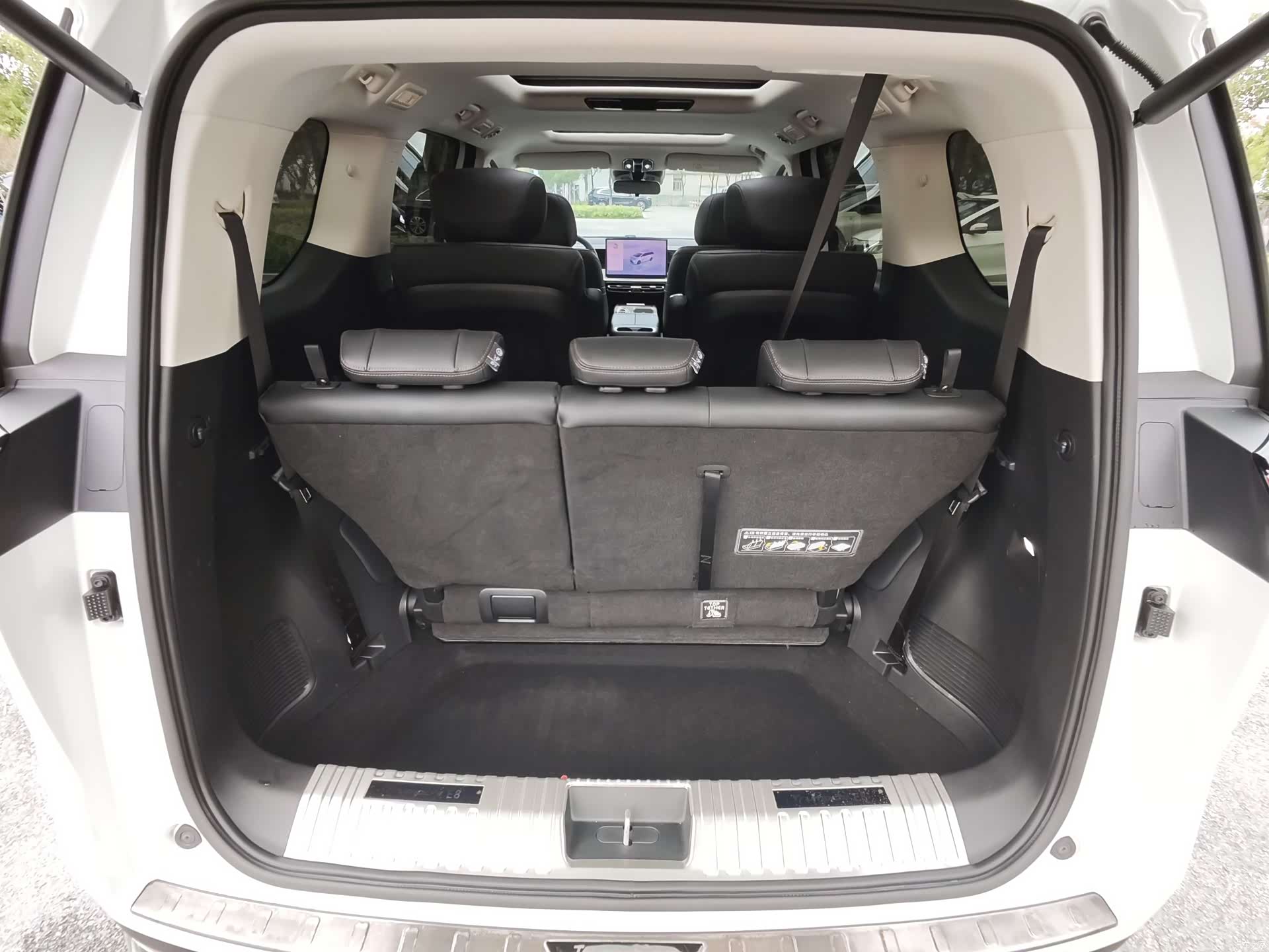 Trumpchi E8, 2024 23
