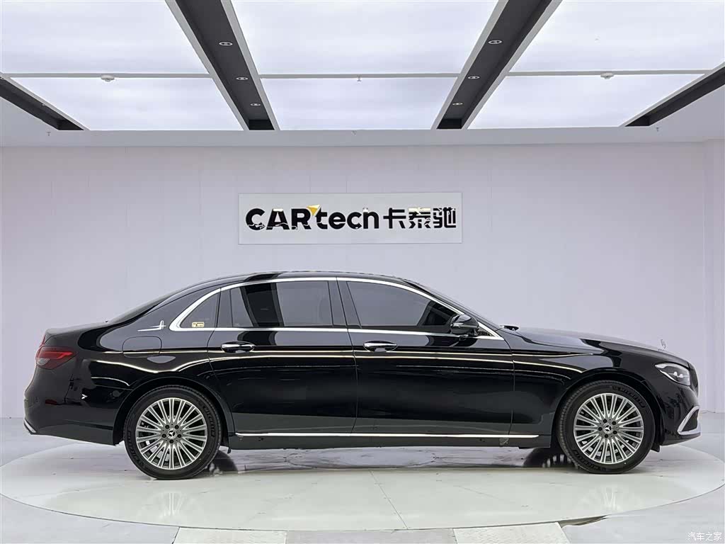 Mercedes-Benz E-Class, 2023 4