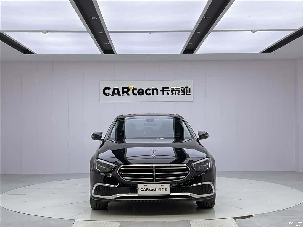 Mercedes-Benz E-Class, 2023 3