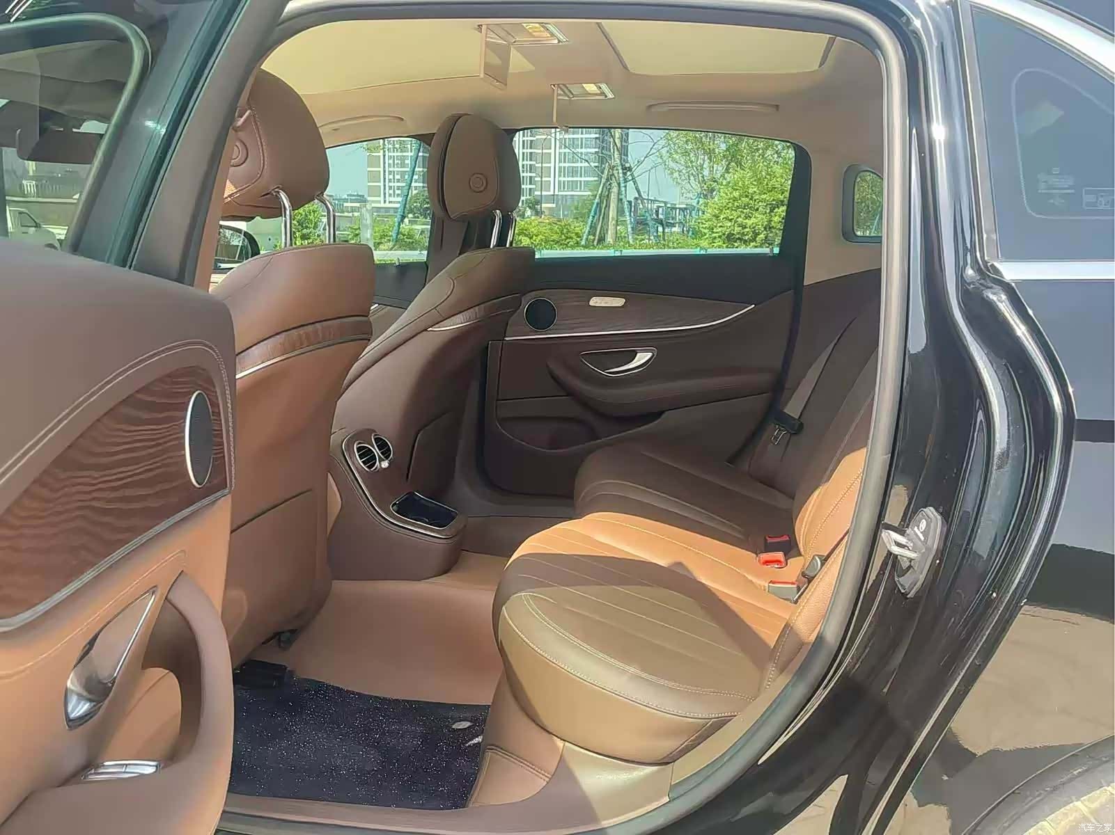 Mercedes-Benz E-Class, 2022 6