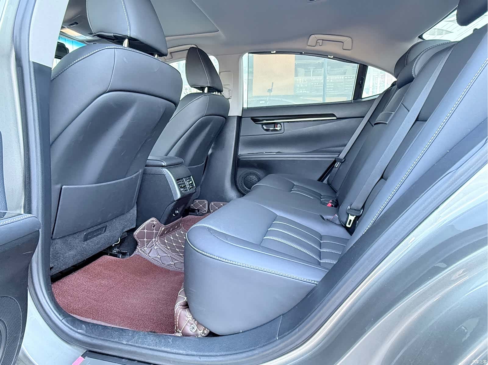 Lexus ES, 2018 8
