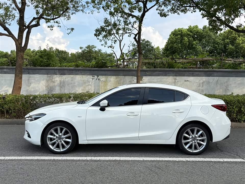 Mazda 3 Angkesaila