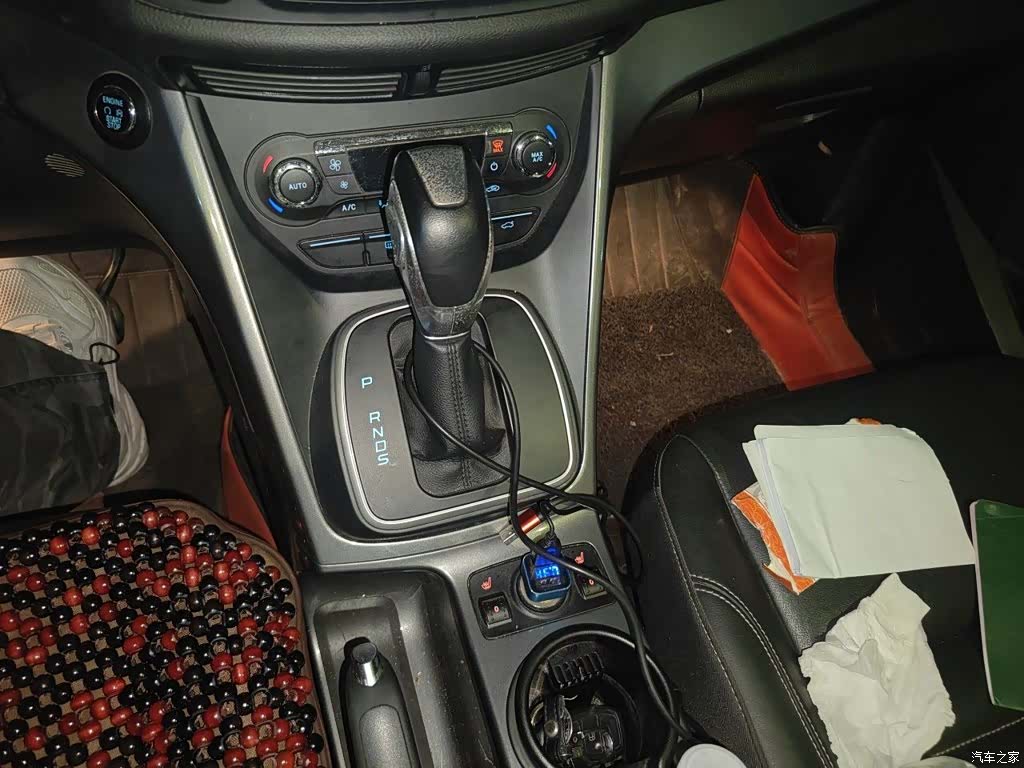 Ford Kuga, 2015 10
