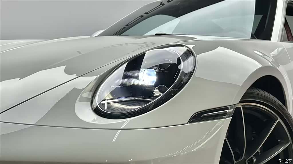 Porsche 911, 2025 8
