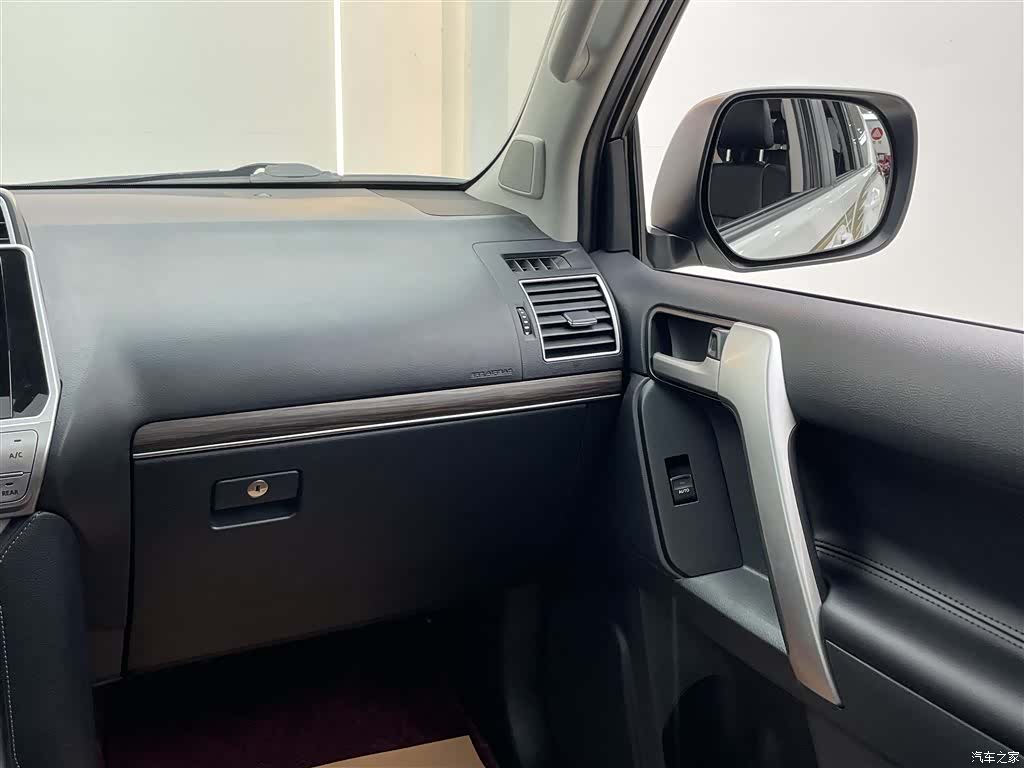 Toyota Prado, 2020 31